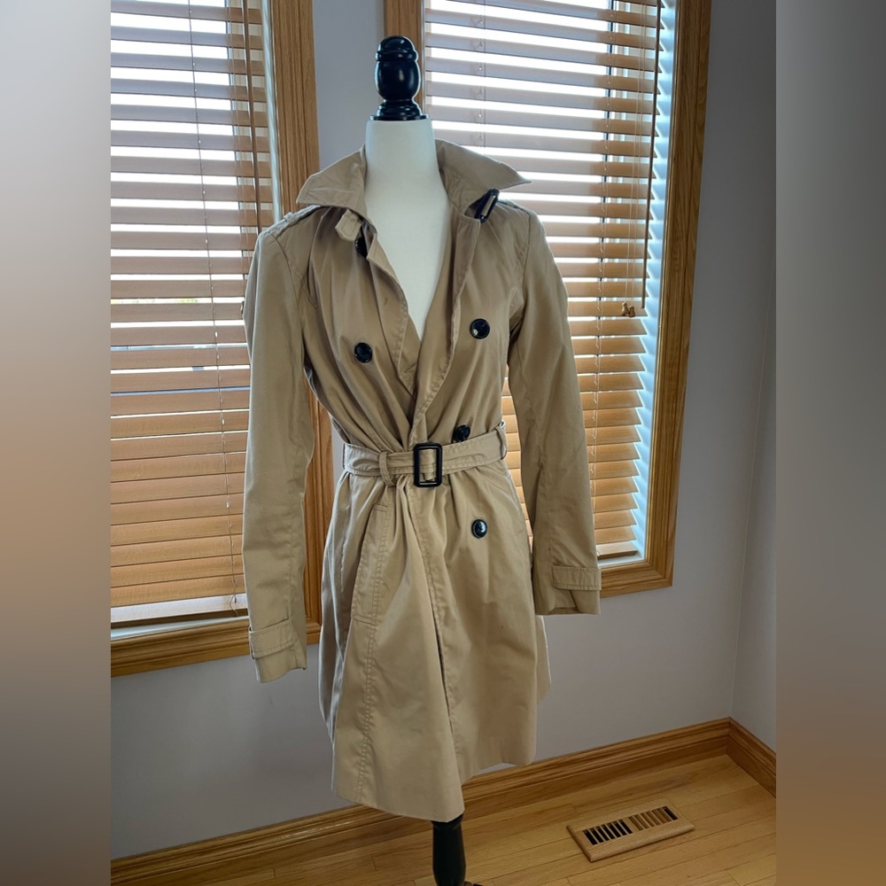 Stradivarius trenchcoat with belt excellent condition from Milan Italy